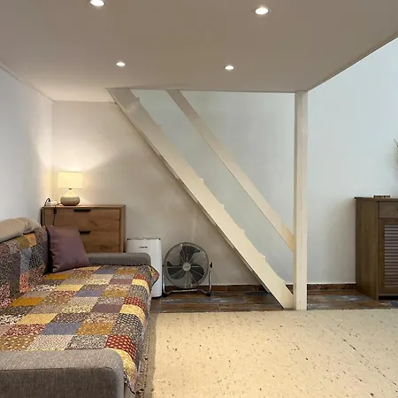 Brand New Garden Flat / Free Parking 부다페스트