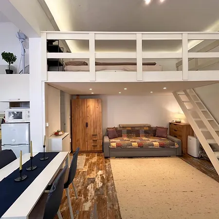 아파트 Brand New Garden Flat / Free Parking