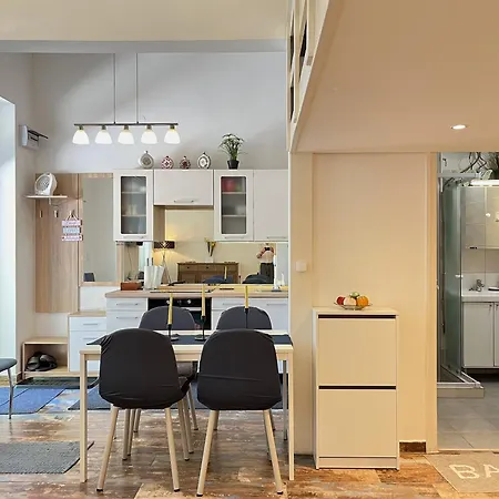 Brand New Garden Flat / Free Parking 아파트
