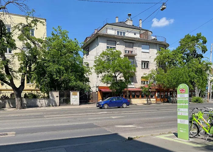 Brand New Garden Flat / Free Parking