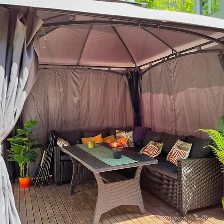 Brand New Garden Flat / Free Parking *