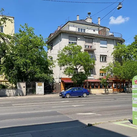 Brand New Garden Flat / Free Parking